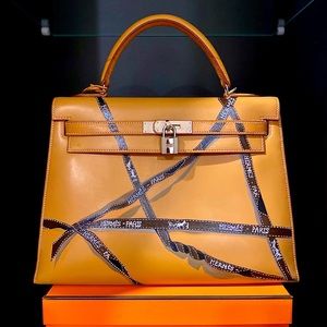 Preowned, vintage customized Hermes Kelly 32 sellier